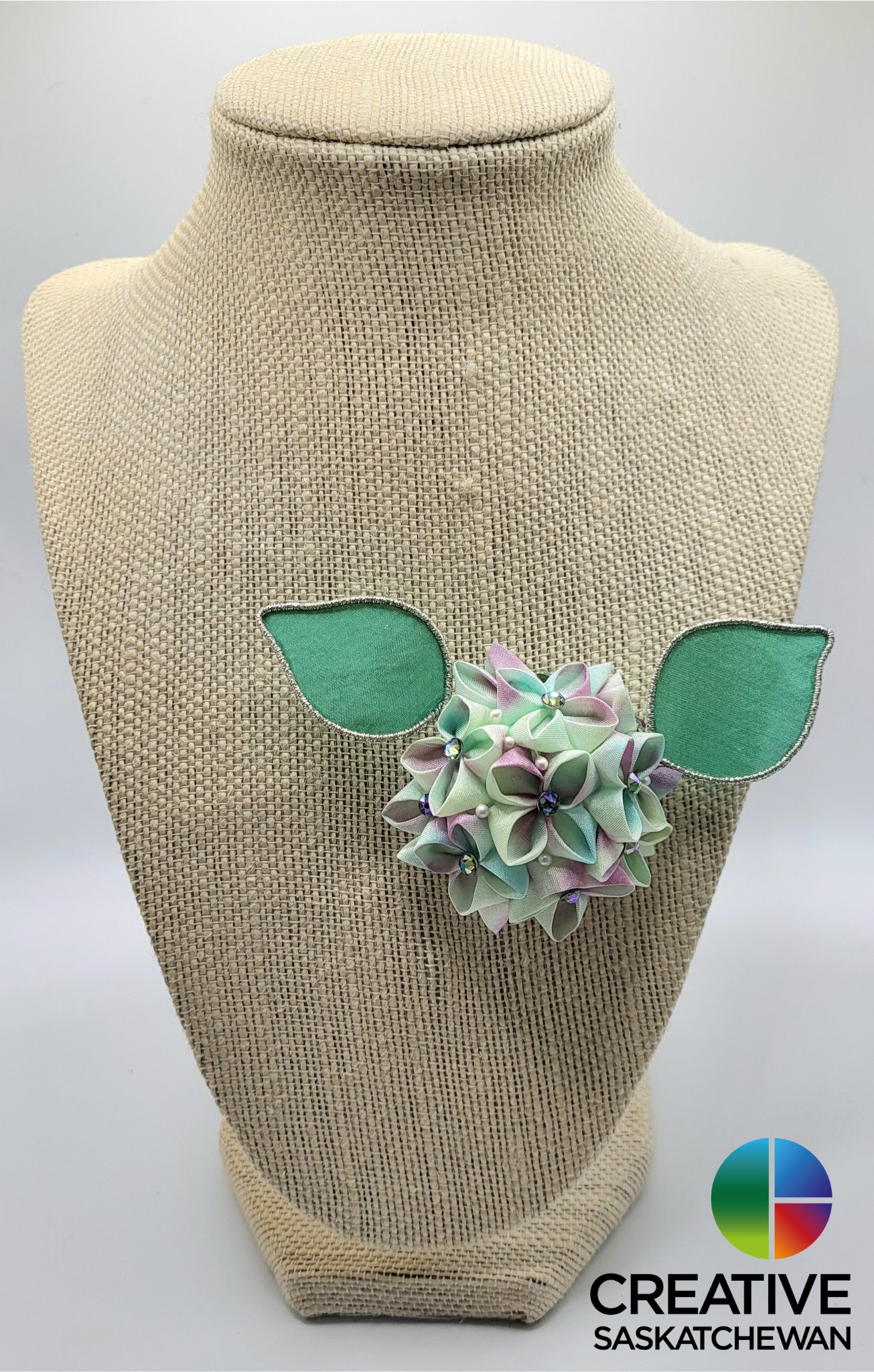 HydrangeaBroochMannequin-cs